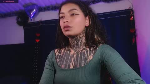 ema_ploxx online show from March 2, 5:01 am