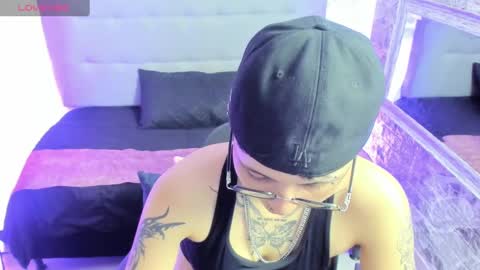 Snapshot of emahills__axelrose chatting on September 25, 2:07 am emahills__axelrose online show from September 25, 2:07 am
