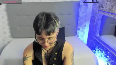 Snapshot of emahills__axelrose chatting on September 20, 2:14 am emahills__axelrose online show from September 20, 2:14 am
