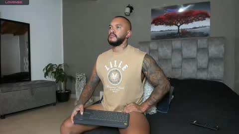 Snapshot of emanuelspencer chatting on January 31, 7:29 am emanuelspencer online show from January 31, 7:29 am