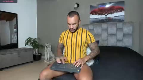 Snapshot of emanuelspencer chatting on January 27, 5:36 am emanuelspencer online show from January 27, 5:36 am
