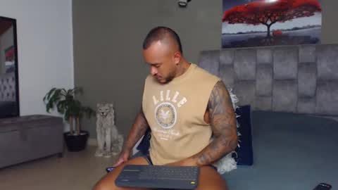 Snapshot of emanuelspencer chatting on March 4, 8:38 pm emanuelspencer online show from March 4, 8:38 pm