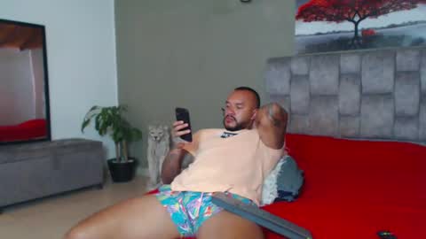 Snapshot of emanuelspencer chatting on January 15, 6:51 pm emanuelspencer online show from January 15, 6:51 pm