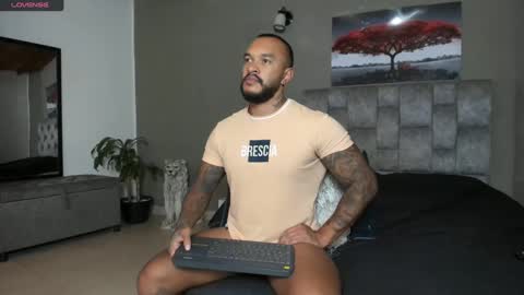 Snapshot of emanuelspencer chatting on January 30, 4:58 am emanuelspencer online show from January 30, 4:58 am