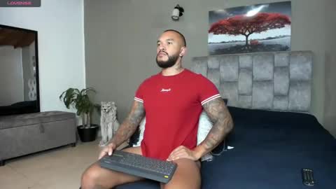 Snapshot of emanuelspencer chatting on February 15, 7:38 am emanuelspencer online show from February 15, 7:38 am