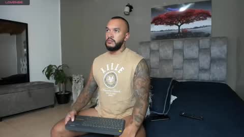 Snapshot of emanuelspencer chatting on February 16, 6:21 am emanuelspencer online show from February 16, 6:21 am