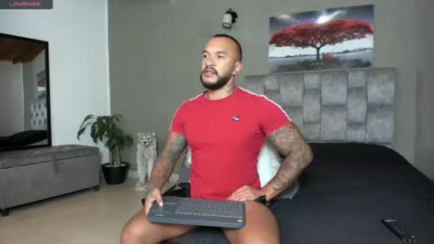 Snapshot of emanuelspencer chatting on January 25, 7:49 am emanuelspencer online show from January 25, 7:49 am