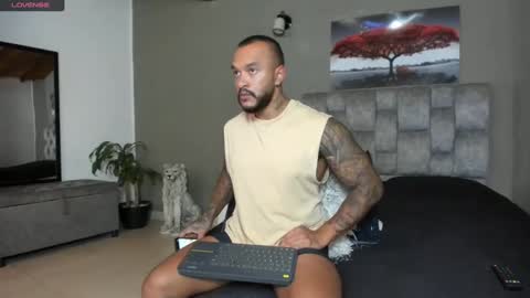 Snapshot of emanuelspencer chatting on January 27, 7:03 pm emanuelspencer online show from January 27, 7:03 pm