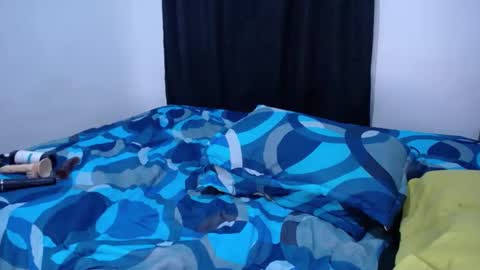 Snapshot of ember_wanda_ chatting on January 17, 4:39 am Ember and Wanda online show from January 17, 4:39 am