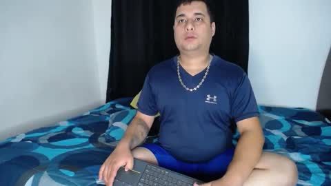 Snapshot of ember_wanda_ chatting on January 7, 11:35 pm Ember and Wanda online show from January 7, 11:35 pm