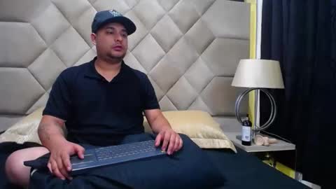 Snapshot of ember_wanda_ chatting on March 9, 4:27 am Ember and Wanda online show from March 9, 4:27 am