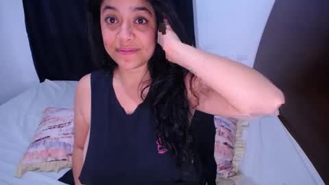 Snapshot of ember_wanda_ chatting on February 5, 4:37 am Ember and Wanda online show from February 5, 4:37 am