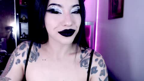 Emerald Black online show from April 12, 1:20 am