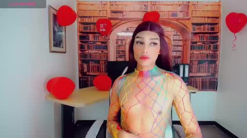 Snapshot of emeli_roushot chatting on February 17, 11:34 am Emeli online show from February 17, 11:34 am