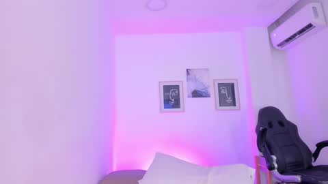 emelie_89 online show from March 7, 3:07 pm