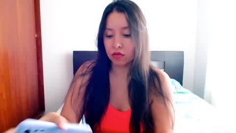 Snapshot of emely_sexx chatting on February 1, 7:34 pm emely_sexx online show from February 1, 7:34 pm