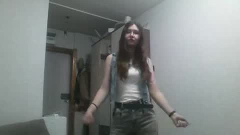 Snapshot of emelysimonson chatting on October 8, 3:51 pm Stacy online show from October 8, 3:51 pm