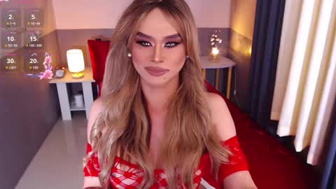 Snapshot of emeraldshemalegoddess chatting on September 30, 10:42 pm Epitome of Goddess MISS EMERALD online show from September 30, 10:42 pm