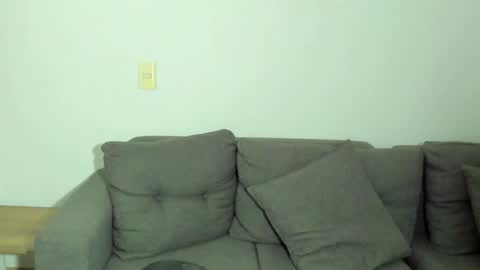 emi_royse online show from March 19, 11:53 pm