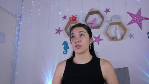 Snapshot of emiily_parkerr chatting on February 27, 3:08 am Emily online show from February 27, 3:08 am