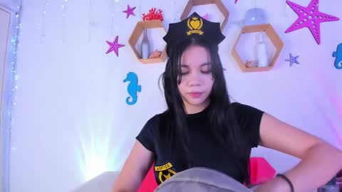 Snapshot of emiily_parkerr chatting on October 15, 3:10 am Emily online show from October 15, 3:10 am
