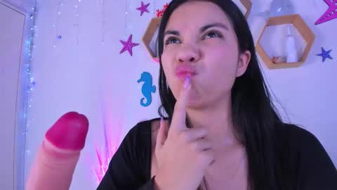 Snapshot of emiily_parkerr chatting on October 9, 3:23 am Emily online show from October 9, 3:23 am
