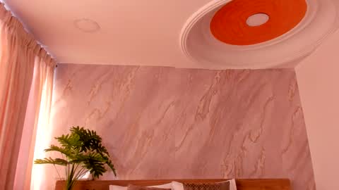 Emily online show from November 22, 2:04 pm