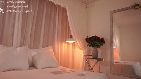 Emily Campbell online show from March 28, 11:50 pm