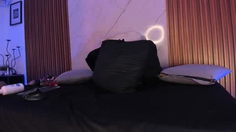   online show from December 20, 1:45 am