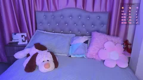 Snapshot of emiiscoot_1 chatting on October 16, 10:41 pm Emily online show from October 16, 10:41 pm