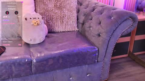 Snapshot of emiiscoot_1 chatting on January 13, 6:38 pm Emily online show from January 13, 6:38 pm