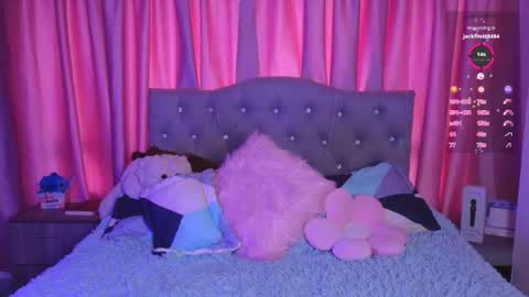 Snapshot of emiiscoot_1 chatting on September 24, 8:48 pm Emily online show from September 24, 8:48 pm
