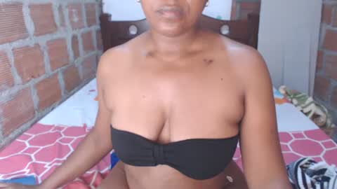 Snapshot of emilay_miller chatting on February 8, 9:57 pm Emily online show from February 8, 9:57 pm