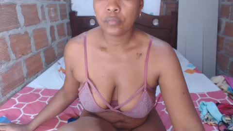 Snapshot of emilay_miller chatting on February 18, 3:41 pm Emily online show from February 18, 3:41 pm