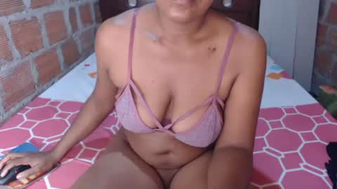 Snapshot of emilay_miller chatting on February 22, 11:13 am Emily online show from February 22, 11:13 am