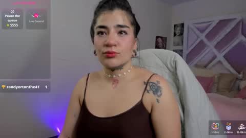 Snapshot of emilayton_ chatting on September 20, 8:12 pm emilayton_ online show from September 20, 8:12 pm