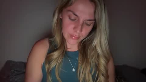 emilelovesyou online show from April 24, 5:53 am