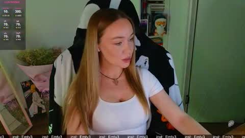 Emili online show from January 17, 1:42 pm