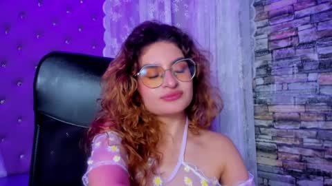Snapshot of emili_rouse_ chatting on September 16, 10:35 pm Emy online show from September 16, 10:35 pm