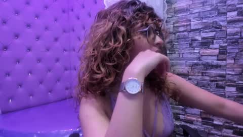 Snapshot of emili_rouse_ chatting on September 15, 7:37 pm Emy online show from September 15, 7:37 pm