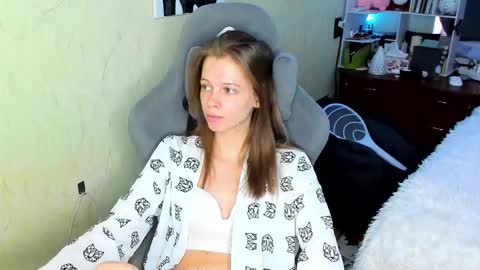emili_sweet__ online show from October 29, 11:12 am