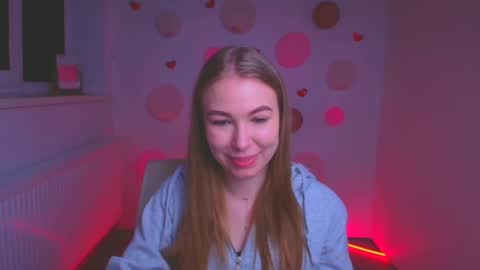 Snapshot of emilia_ilia chatting on March 4, 6:04 am Emilia online show from March 4, 6:04 am