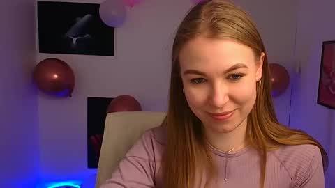 Snapshot of emilia_ilia chatting on February 26, 9:12 am Emilia online show from February 26, 9:12 am