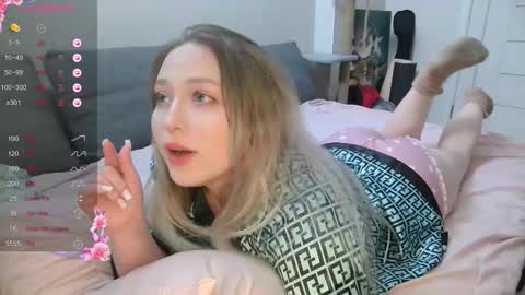 emiliaaah online show from February 18, 10:31 pm