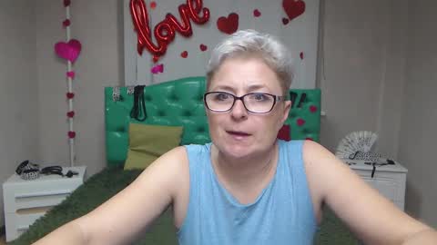 Snapshot of emiliagree chatting on October 15, 5:58 pm EmiliaGree online show from October 15, 5:58 pm