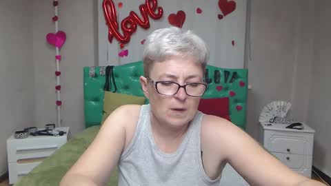 Snapshot of emiliagree chatting on October 19, 11:15 am EmiliaGree online show from October 19, 11:15 am