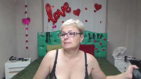 Snapshot of emiliagree chatting on October 11, 5:56 am EmiliaGree online show from October 11, 5:56 am
