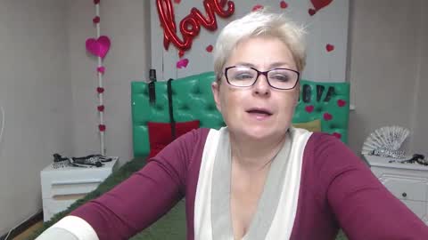 Snapshot of emiliagree chatting on September 15, 6:42 pm EmiliaGree online show from September 15, 6:42 pm