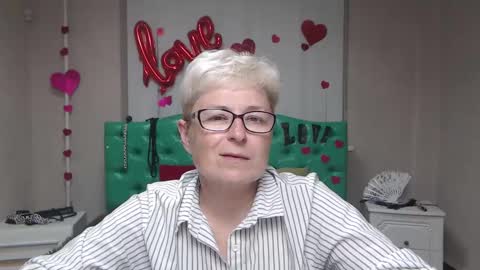 Snapshot of emiliagree chatting on September 10, 5:14 pm EmiliaGree online show from September 10, 5:14 pm