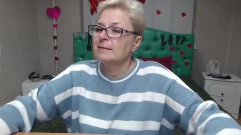 Snapshot of emiliagree chatting on October 1, 5:56 pm EmiliaGree online show from October 1, 5:56 pm